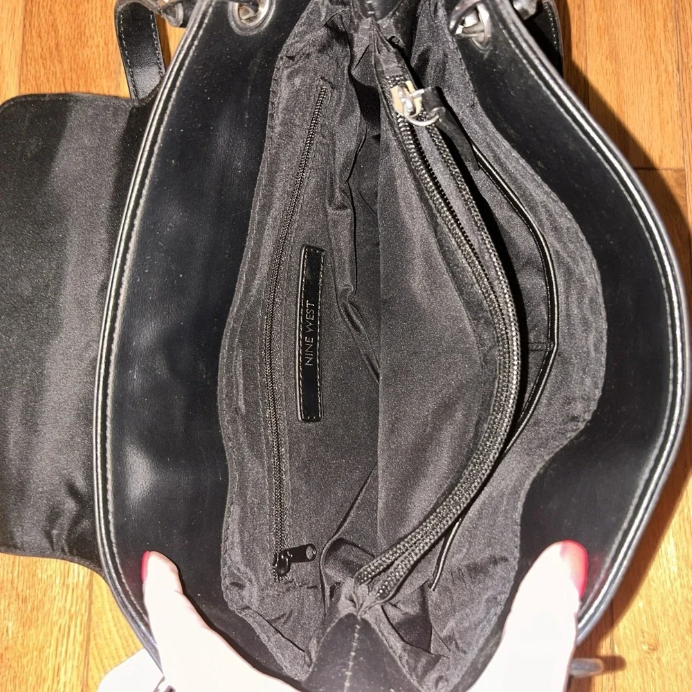 Nine West Leisha‎ Black Purse Double Strap Silver Medium Embossed